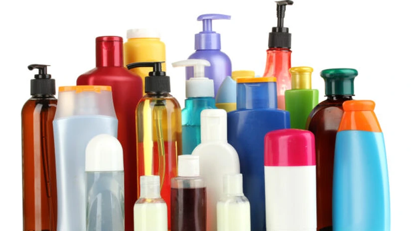 Un român cheltuieşte 40 de euro pe an pentru cosmetice, jumătate faţă de vecinii din regiune