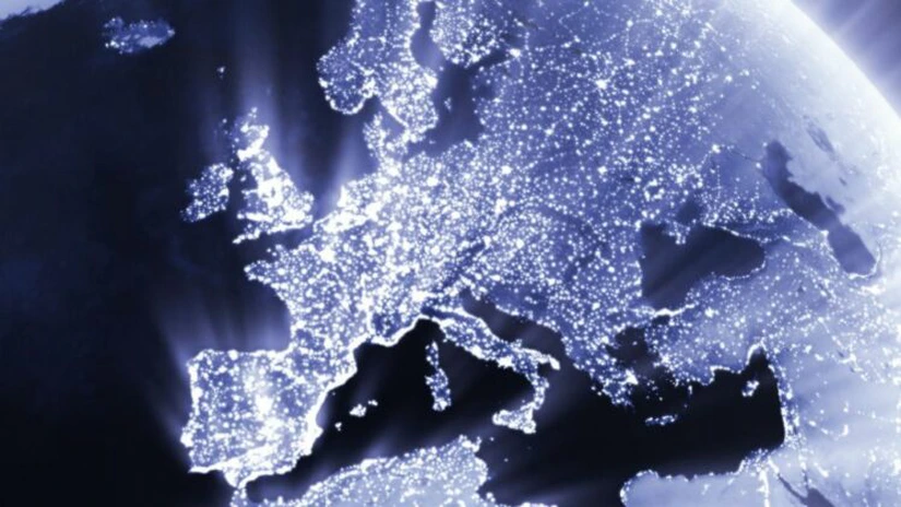 Comisia Europeană reafirmă că tarifele de roaming vor fi eliminate începând din luna iunie 2017