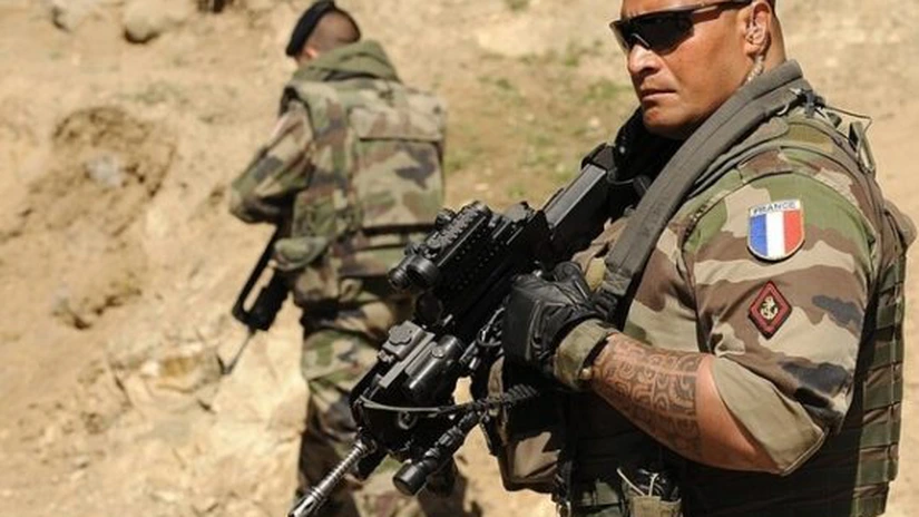 Franţa va asigura un răspuns armat în termen de 20 de minute la orice atac al militanţilor pe teritoriul său - ministru