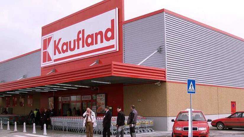 Pariul Tesla: Kaufland deschide prima reţea naţională de staţii de reîncărcare a maşinilor electrice