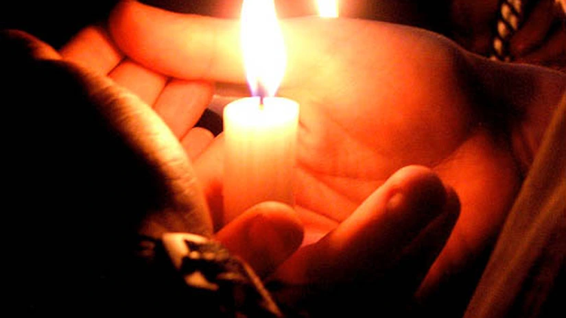 Lumina Sfântă de la Ierusalim a ajuns în România