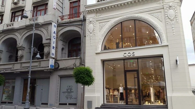 Cos, brandul premium al grupului H&M, deschide primul său magazin din România