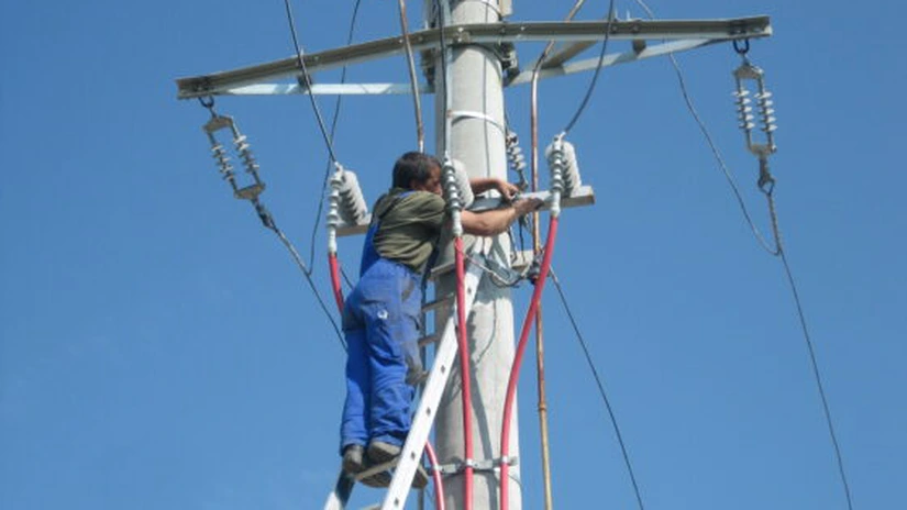 ACUE: Nu vedem niciun avantaj pentru consumatorii de energie dacă distribuitorii ar concesiona părţi din reţele