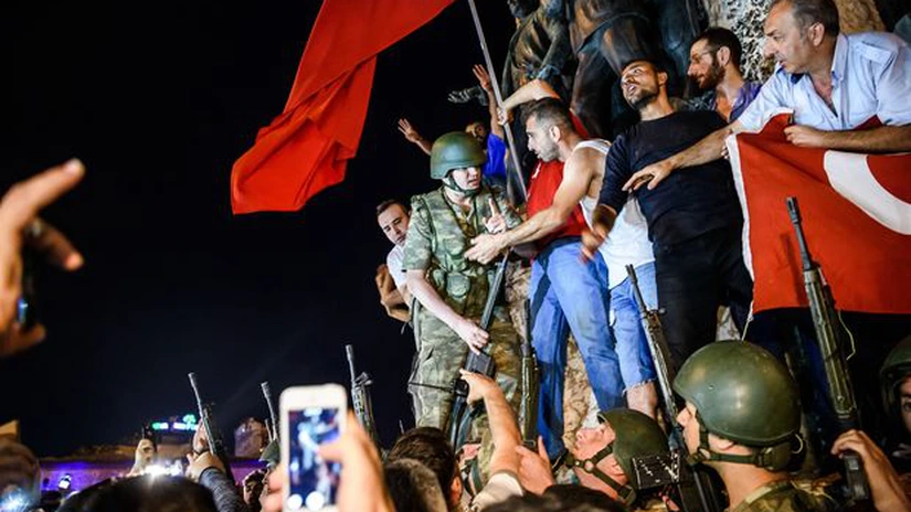 LIVE TEXT: Tentativa de lovitură de stat din Turcia a eşuat: peste 250 de morţi, circa 1.500 de răniţi şi 2.800 arestaţi