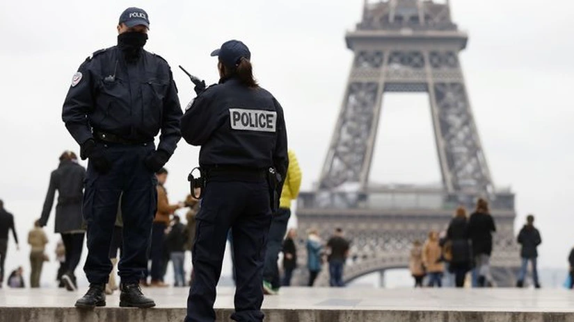 Franţa va prelungi starea de urgenţă până la începutul lui 2017 - surse politice