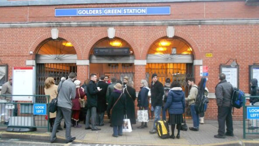 UPDATE Staţia de metrou Golders Green din Londra, închisă din cauza unei alerte de securitate. Circulaţia a fost reluată