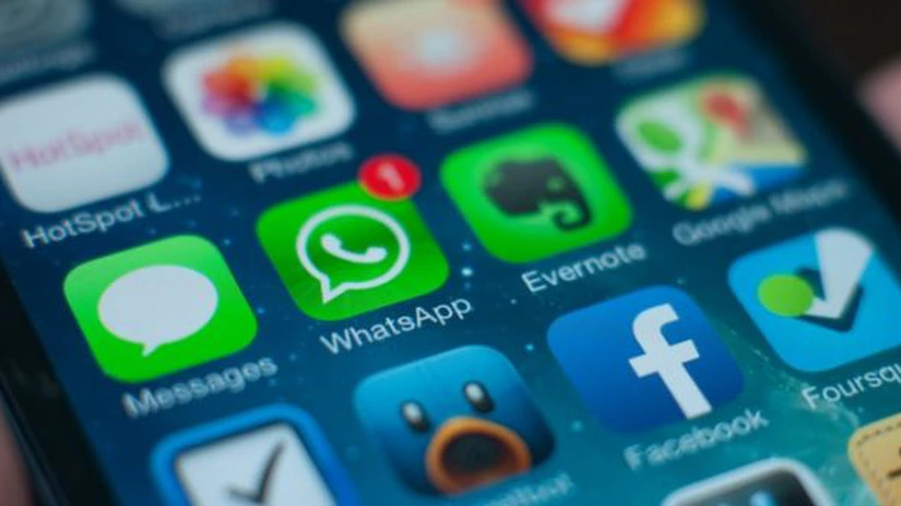 WhatsApp limitează la cinci numărul destinatarilor unui mesaj. Care este motivul