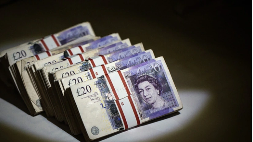 Banca Angliei majorează limita de garantare a depozitelor bancare după deprecierea lirei