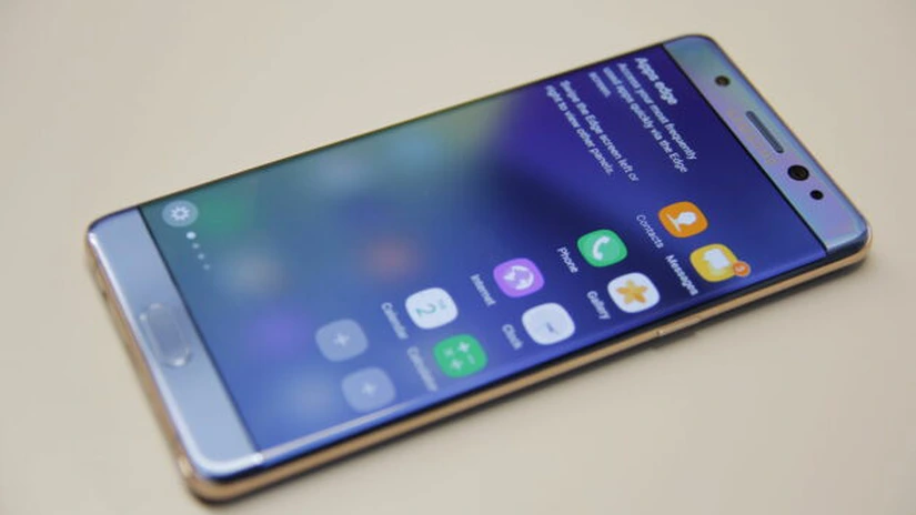 Samsung se gândeşte la retragerea de pe piaţă a telefoanelor Galaxy Note 7 din cauza bateriei