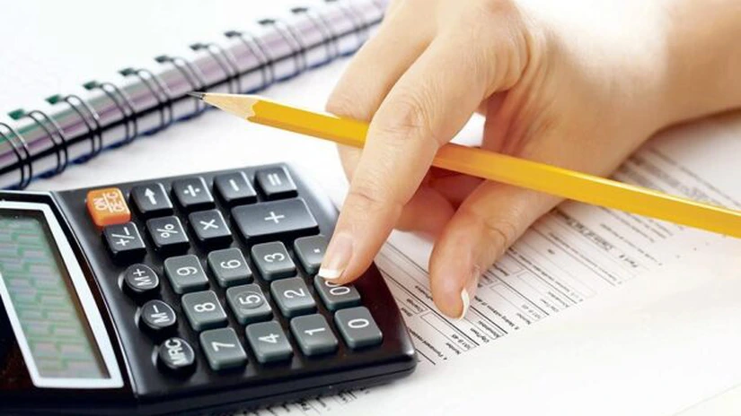Cioloş: Unele taxe pot fi eliminate fără probleme, altele pot crea dificultăţi bugetare