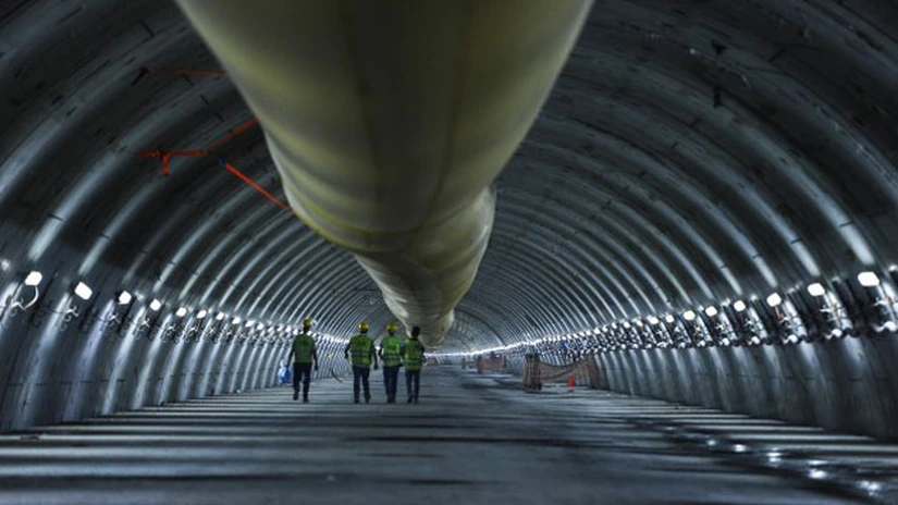 Primul tunel rutier pe sub strâmtoarea Bosfor va fi deschis circulaţiei pe 20 decembrie