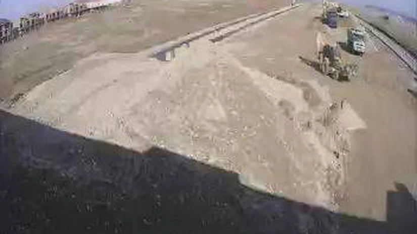 Grecii de la Aktor lucrează şi seara pentru finalizarea ultimilor 3,3 km din autostrada Bucureşti-Ploieşti FOTO