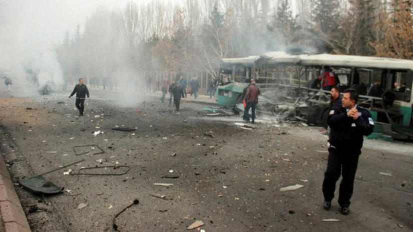 Atentat în Turcia: Cel puţin 13 soldaţi au fost ucişi şi 48 răniţi în explozia unei maşini-capcană la Kayseri