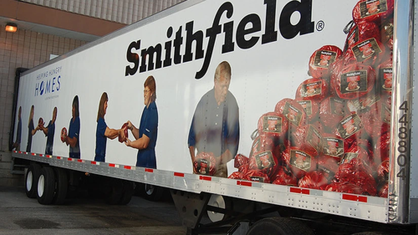 Prima decizie a noului şef de la Smithfield Foods a fost să restructureze echipa managerială