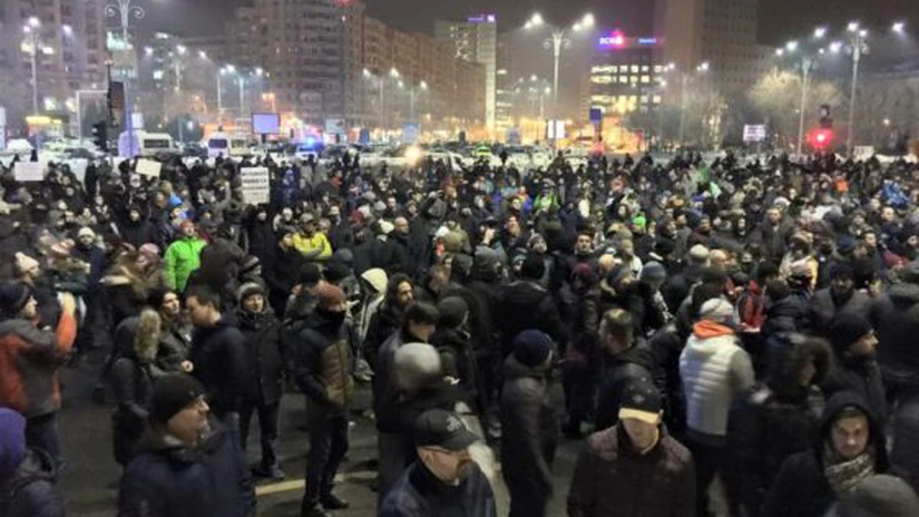 UPDATE: Noi proteste anunţate în Bucureşti şi în ţară. Peste 100.000 de oameni s-au strâns în Capitală