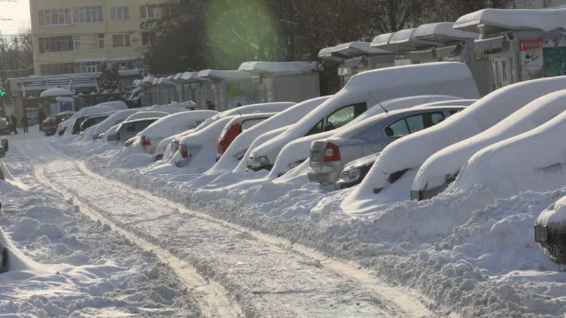 ANM: Ninsori şi viscol la munte, precipitaţii mixte şi vânt puternic în restul regiunilor, până duminică seara