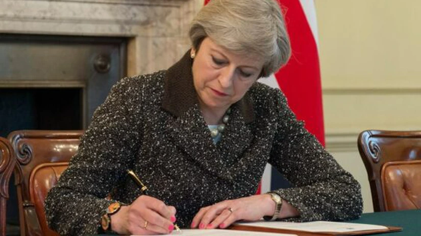 Principalii miniştri din actualul guvern Theresa May îşi păstrează portofoliile