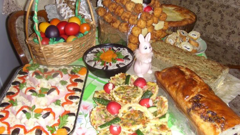 IRES: Românii petrec acasă sărbătorile pascale. Bugetul pentru masa de Paşte este în jur de 500 de lei