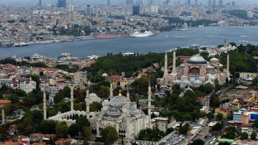 Turcia: Guvernul anunţă un program de reforme pentru relansarea economiei, afectată de recesiune