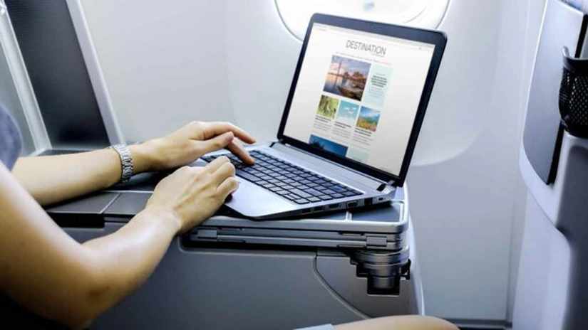 Comisia Europeană încearcă să minimizeze efectele posibilei interziceri a laptopurilor pe zborurile UE - SUA
