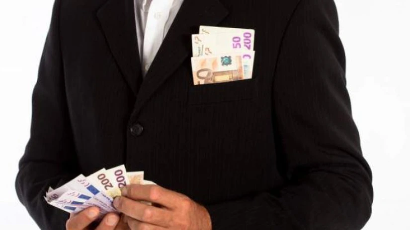 Legea salarizării: Primarii şi viceprimarii oraşelor, indemnizaţii mărite cu 1.450 lei, cu excepţia primarului Capitalei