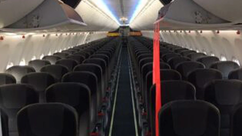 Primul avion Boeing 737-800 închiriat de Tarom ajunge miercuri la Bucureşti