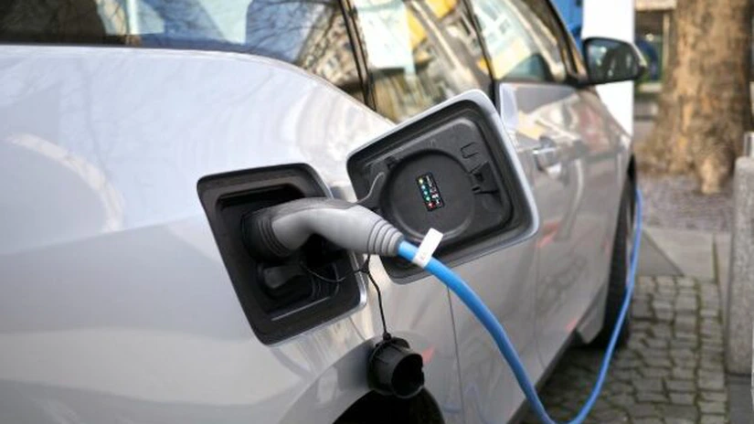 Enel se extinde în dezvoltarea infrastructurii de reîncărcare pentru autovehiculele electrice