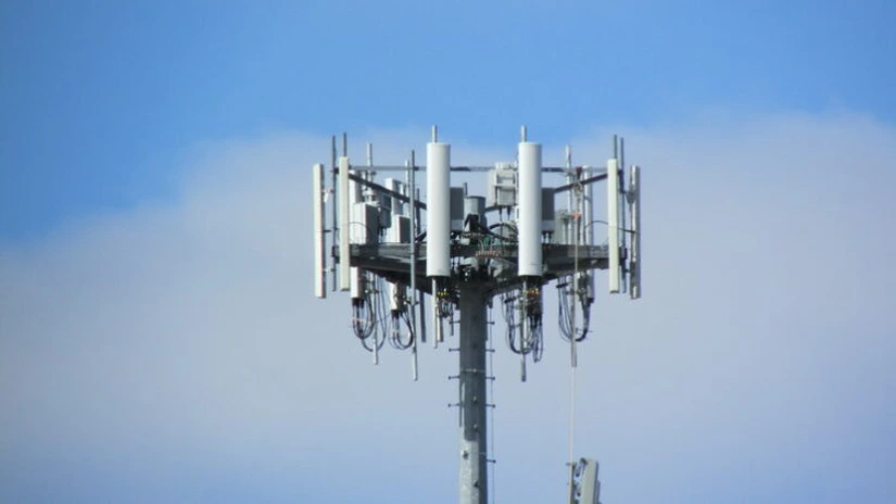 Peste jumătate dintre conexiunile din România la Internet mobil sunt 4G - Raport ANCOM