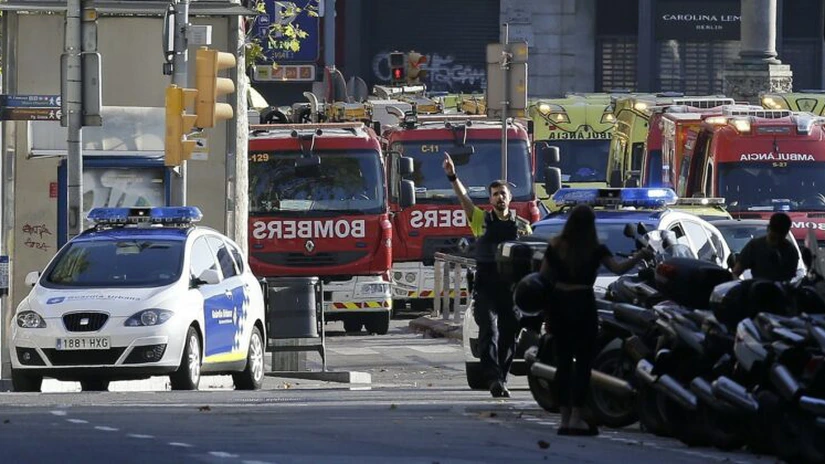 Poliţia spaniolă a oprit un al doilea atac, la Cambrils, după cel de la Barcelona. Mai mulţi terorişti au fost ucişi