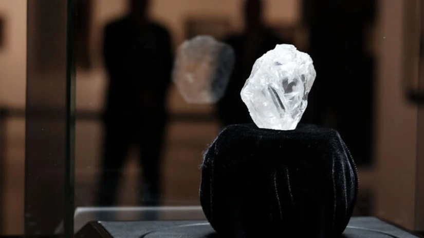 Cel mai mare diamant descoperit în ultimul secol s-a vândut, în sfârşit, cu 53 de milioane de dolari