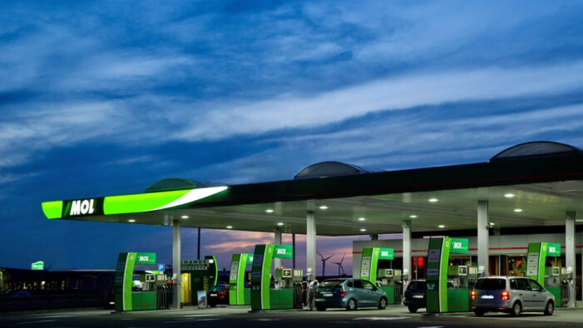 Mol aduce în staţiile din România benzină de raliu, care costă 14 lei litrul