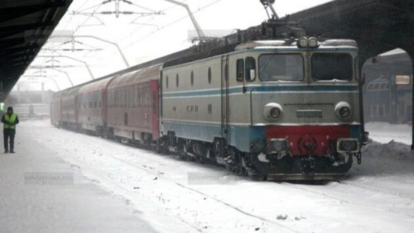 Numărul trenurilor de călători anulate din cauza viscolului şi a zăpezii a ajuns la 122