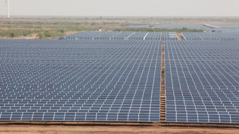 Japonezii de la SoftBank şi Arabia Saudită vor să facă cel mai mare producător de energie fotovoltaică din lume