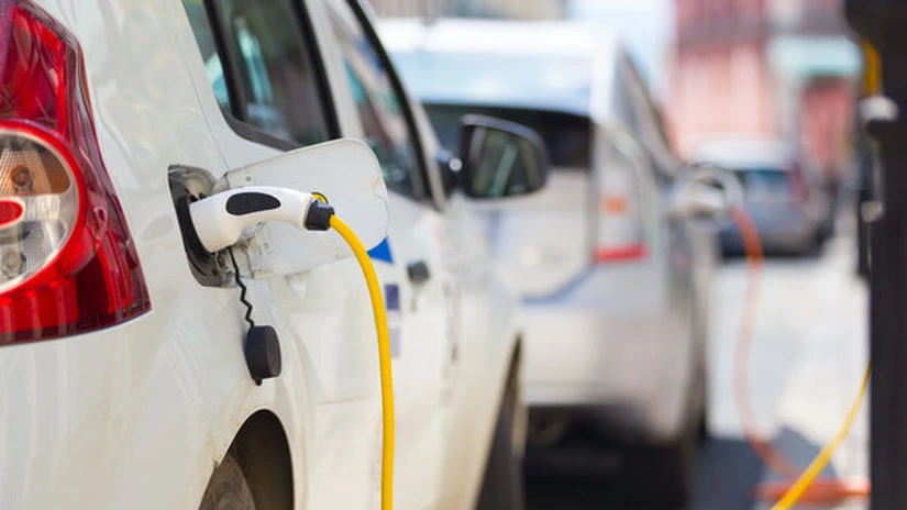 Constructorii auto europeni trag un semnal de alarmă asupra efectelor automobilelor electrice asupra locurilor de muncă