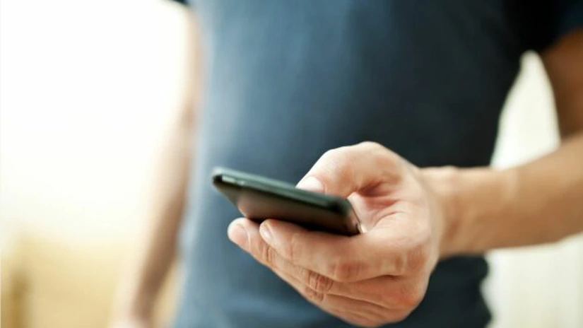 Studiu: 64% dintre IMM-uri păstrează date importante ale clienţilor pe dispozitivele mobile ale angajaţilor