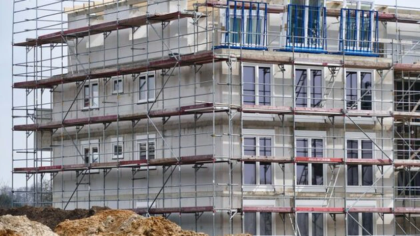 Numărul autorizaţiilor de construire pentru clădiri rezidenţiale, în scădere cu 2,3% în primele opt luni (INS)