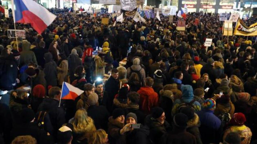 Mii de persoane au manifestat în Cehia împotriva guvernului