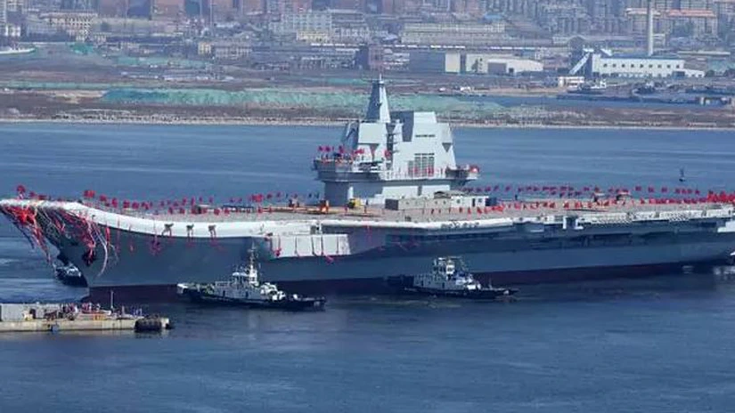 Primul portavion construit de China a început testele pe mare