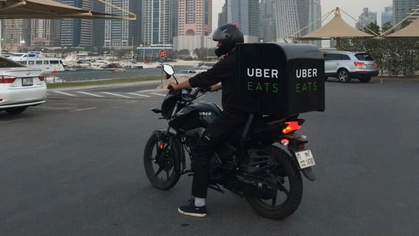 Uber lansează în curând serviciul de livrare de mâncare prin curier: 