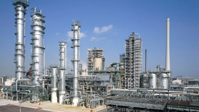 Doar o treime din petrolul consumat de rafinăriile din România mai este este scos din ţară