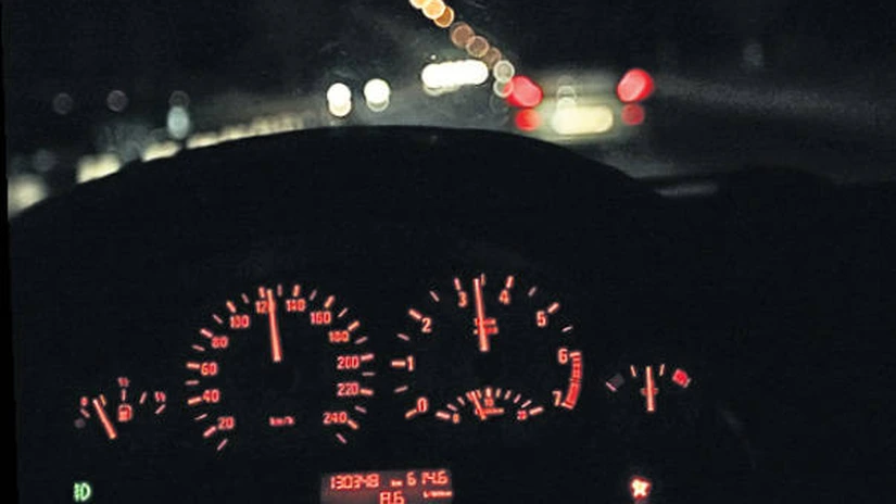 Maşinile noi din UE vor trebui dotate obligatoriu cu dispozitive care limitează viteza începând cu 2022 - The Guardian