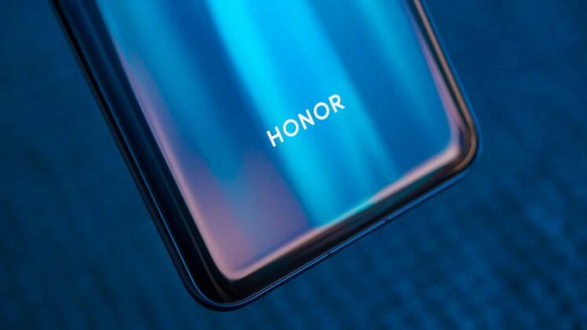 Huawei a lansat smartphone-urile Honor, în pofida incertitudinilor provocate de conflictul cu Statele Unite