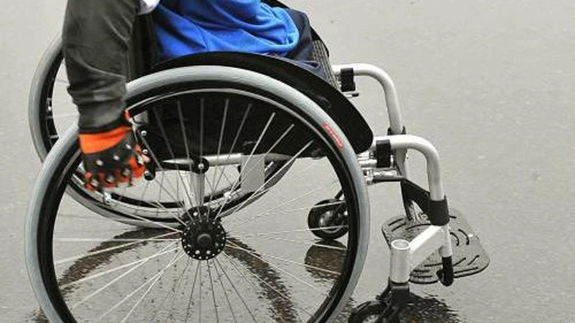 Persoanele cu dizabilităţi vor primi un voucher de 5.000 de euro pentru achiziţia de dispozitive asistive