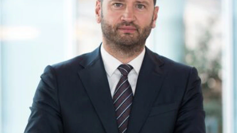 De ce sunt scumpi carburanţii în România. INTERVIU cu Radu Căprău, director downstream oil Petrom