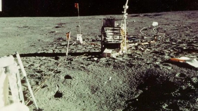 Cine deţine Luna? Pot persoanele fizice să devină proprietari de terenuri pe Lună, la 50 de ani de la aselenizare?