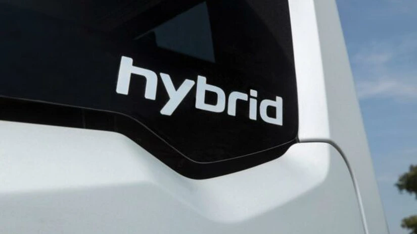 Vânzările de automobile hibride le-au depăşit pe cele pe motorină pe piaţa europeană în trimestrul al treilea