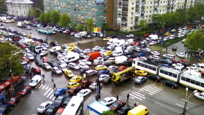Bucureştiul ţine loc de Torino. Uitaţi-vă la numerele de maşini din trafic!