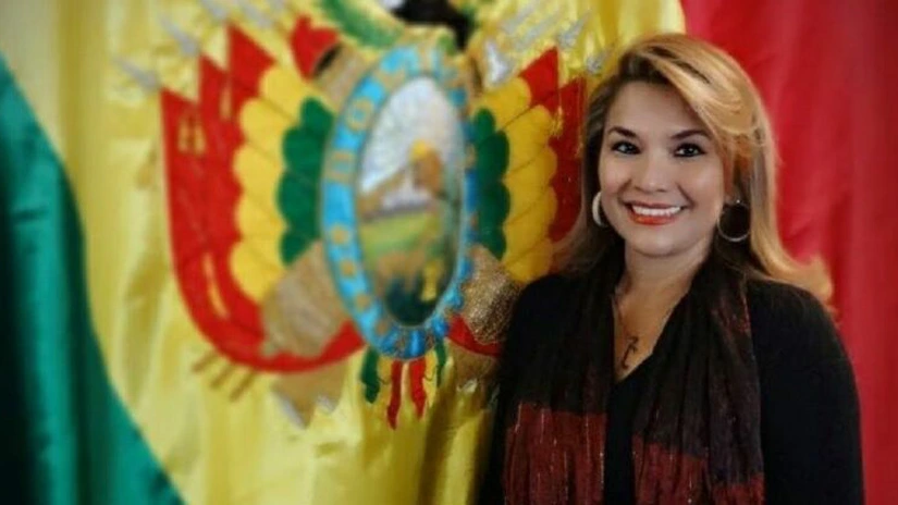 Bolivia: Senatorul Jeanine Anez s-a proclamat preşedinte interimar