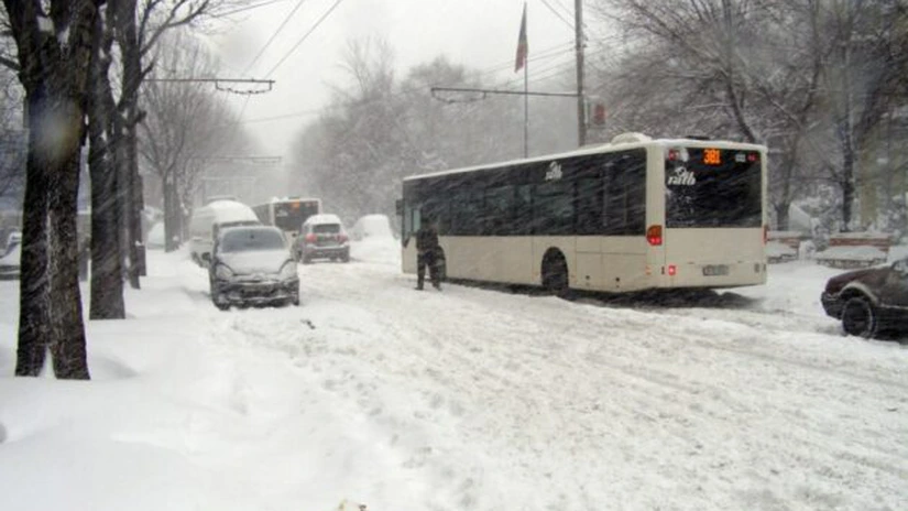 ANM: Ninge iarăși în București. Strat de zăpadă de 2-5 centimetri