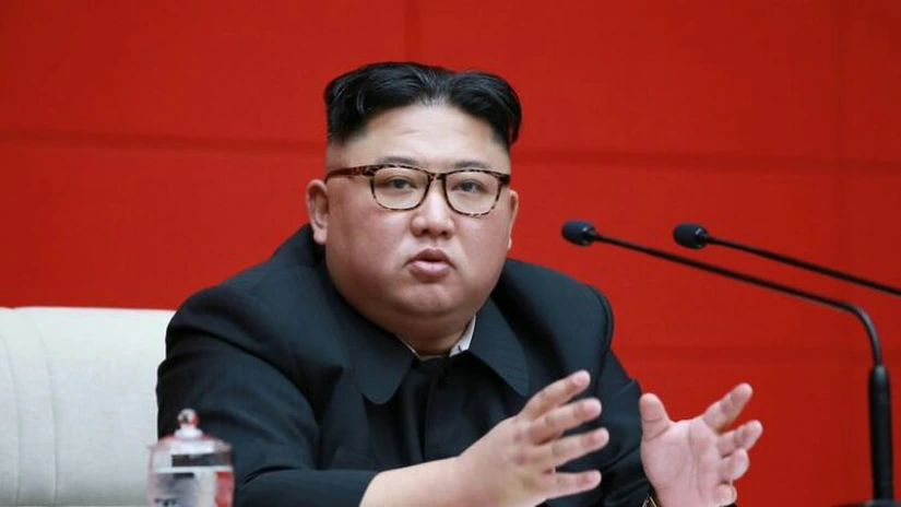 Kim Jong-un prezidează o reuniune a biroului politic al partidului unic, prima apariţie în decurs de-o lună
